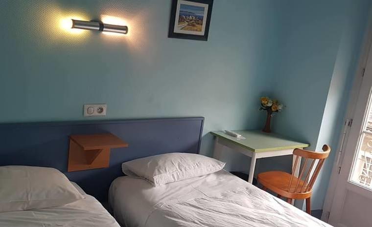 Hotel A La Croix De Malte Lourdes Bagian luar foto